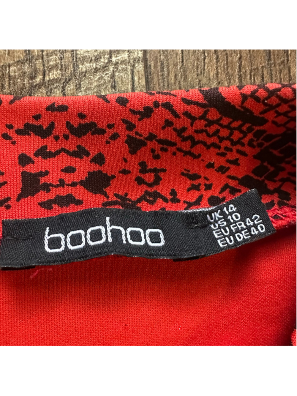 Women's Boohoo Red and Black Snake Print Bomber Jacket Size 10 - Picture 5 of 12